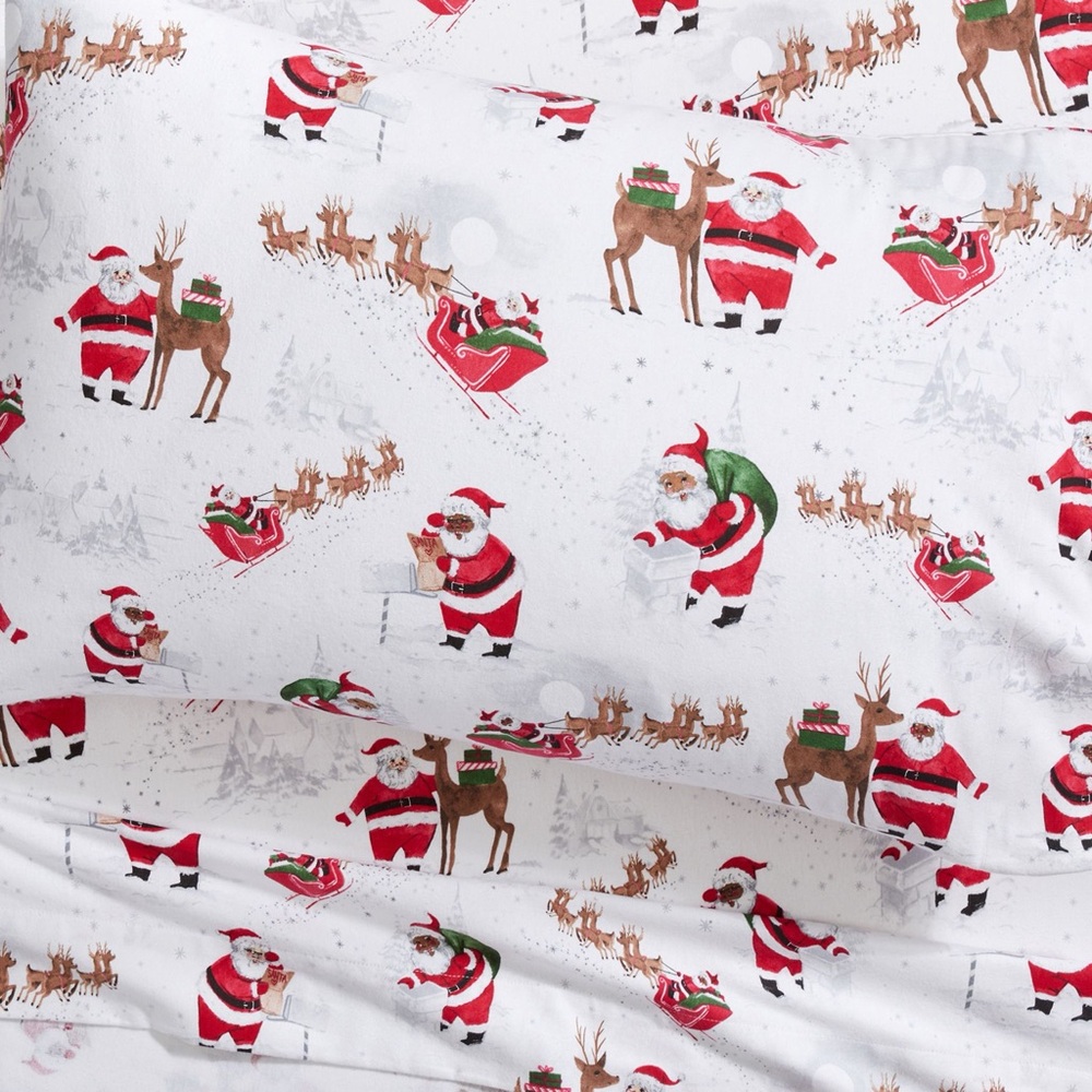 Like New- Pottery Barn Kids Santa & Reindeer Bedding - Twin Size